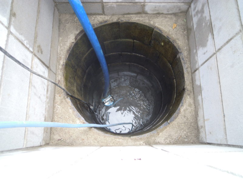 井戸　再利用　外構工事　ベンチに　大阪　エクステリア　掃除