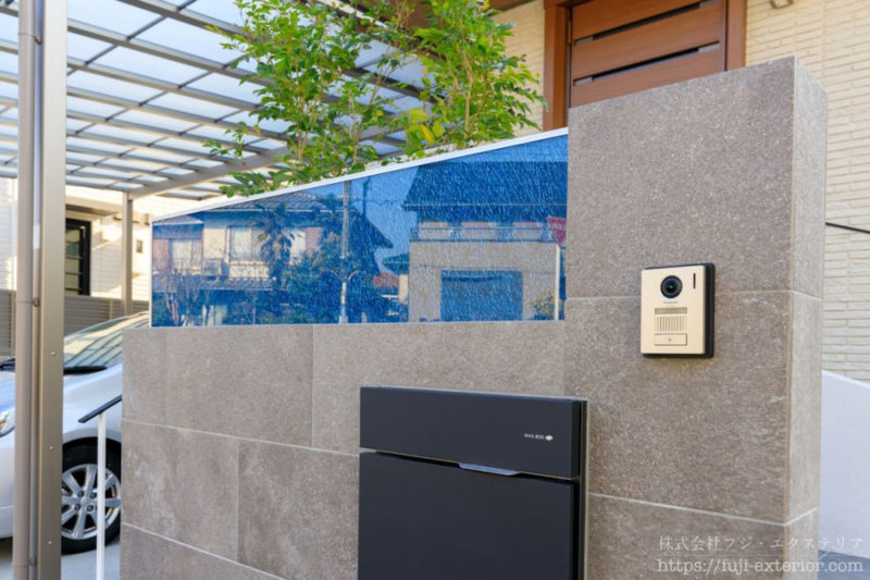 ティンクルを活用した門柱の大阪府の外構リフォームの施工実例です。