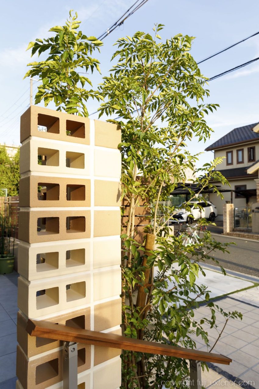アプローチの大阪府の新築外構の施工実例です。