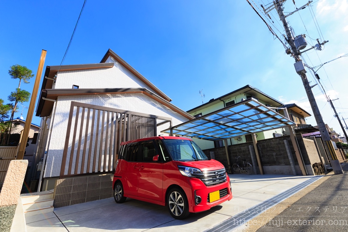 三協アルミのダブルフェースカーポートの大阪府の新築外構の施工実例です。
