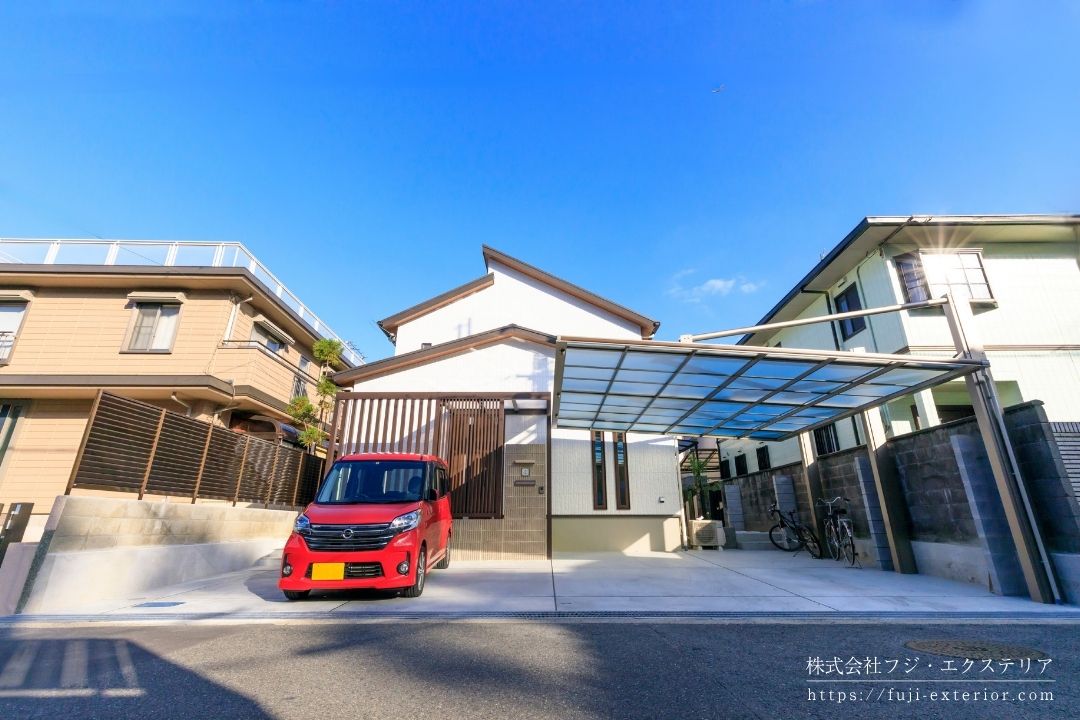 三協アルミのダブルフェースカーポートの大阪府の新築外構の施工実例です。