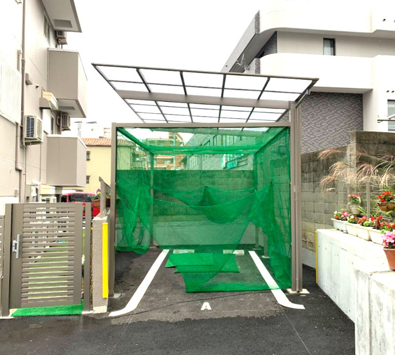 LIXIL  ネスカF カーポート に  LIXIL  デザイナーズパーツ を組み合わせたゴルフ練習場の大阪府の施工実例です