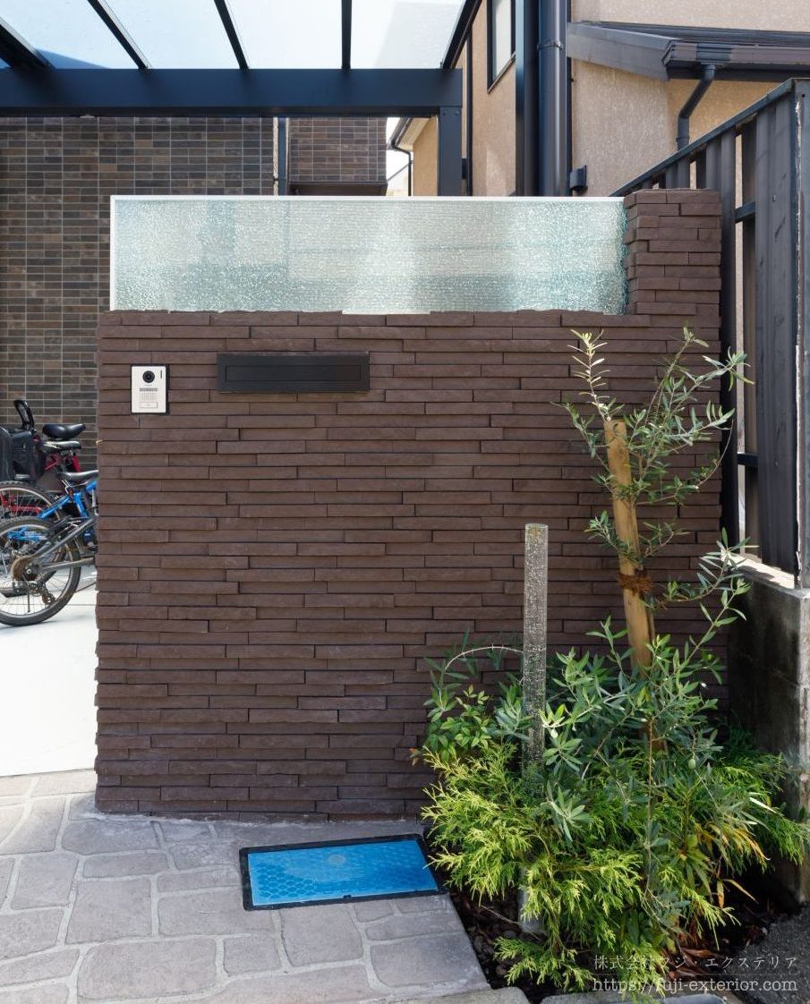 ティンクルを活用した門柱の大阪府の外構リフォームの施工実例です。