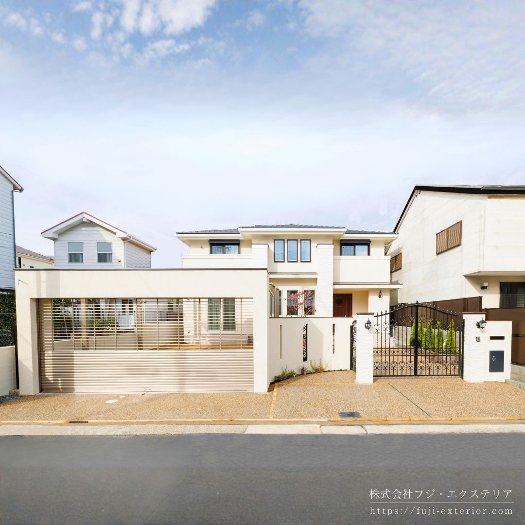 ヨーロッパ風邸宅の新築クローズ外構。三井ホームの新築です。