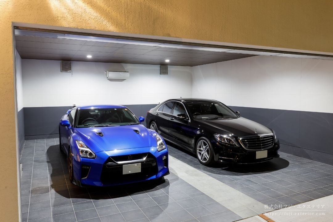 エアコンや排煙設備がついた大型シャッターガレージ